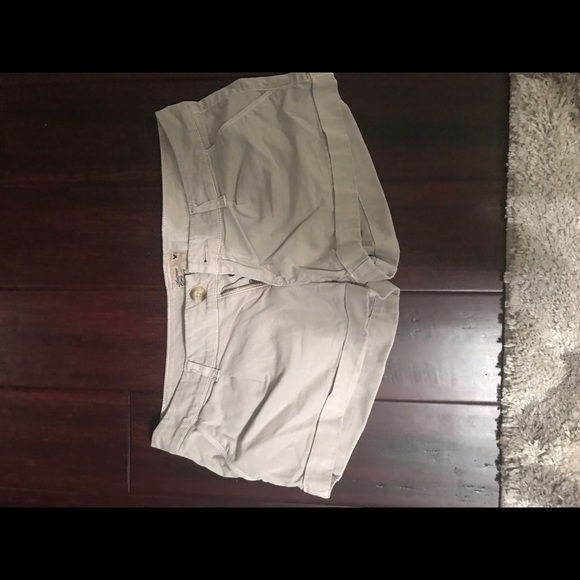 American Eagle Gray Shorts- size 4 - Picture 6 of 6